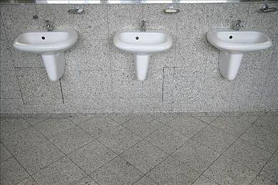 玩家吐槽《赛博朋克2077》地铁功能 进站黑屏加载学星空？